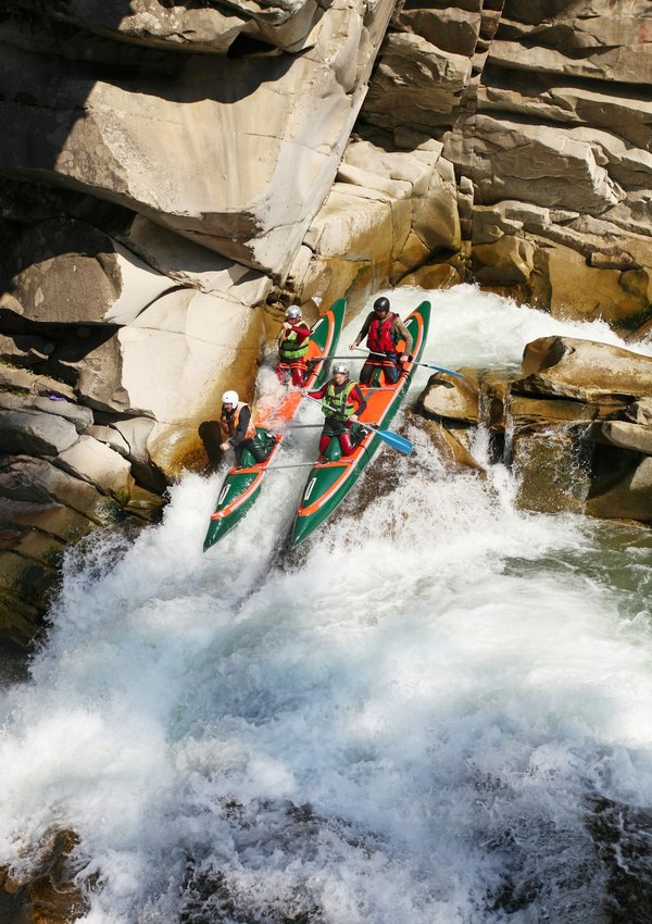 Quels sont les meilleurs spots pour une aventure en rafting dans les Alpes suisses?